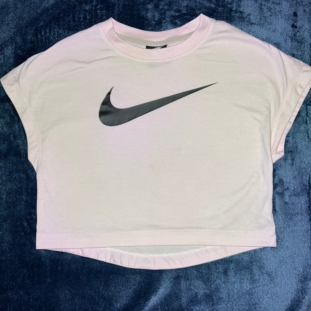 Light pink NIKE crop top!
